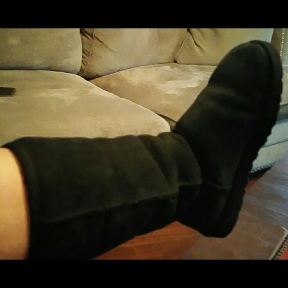 Huge saleUGGS great shape black authentic!